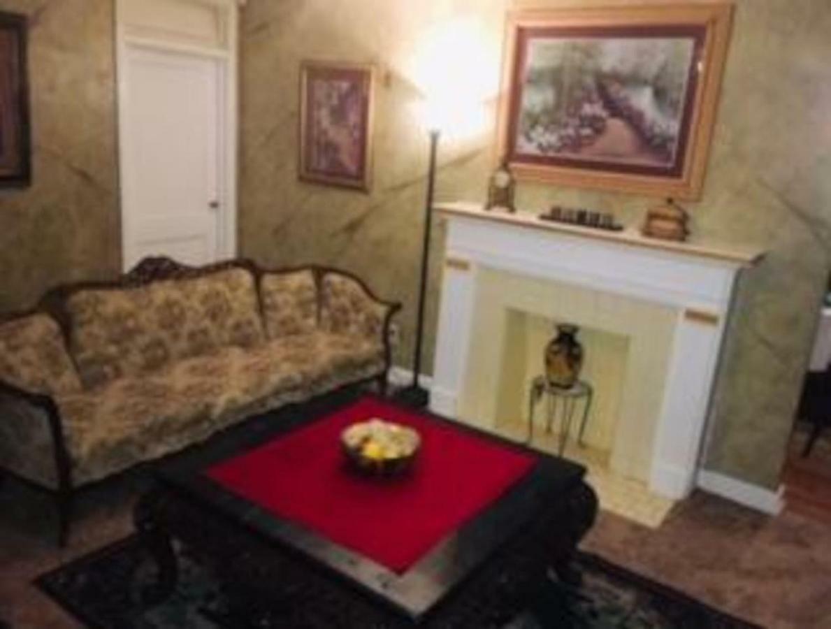 Best Deal In Town! Entire 1 Bedroom Apartment 59 Монтгомери Экстерьер фото
