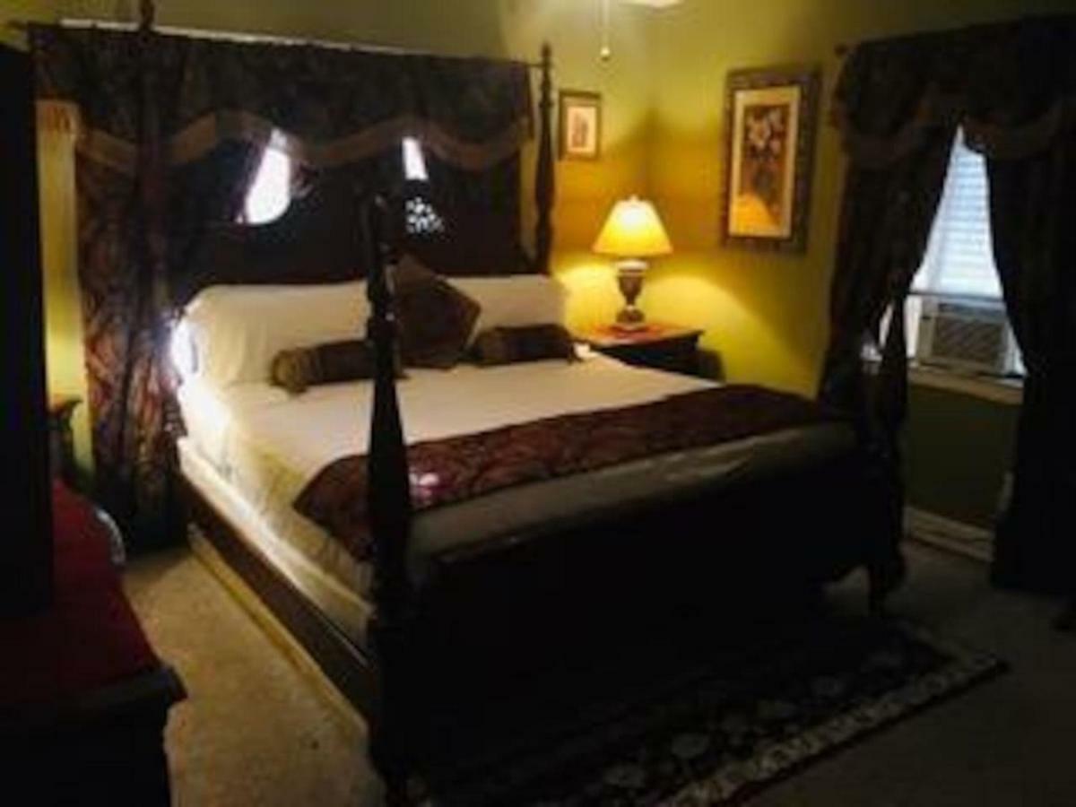 Best Deal In Town! Entire 1 Bedroom Apartment 59 Монтгомери Экстерьер фото